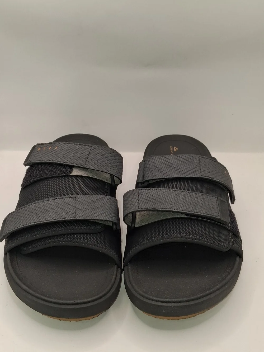 Reef Avila Two Bar Mens Blackout Color Super Comfy Sandals Size 9US 8UK  NIB